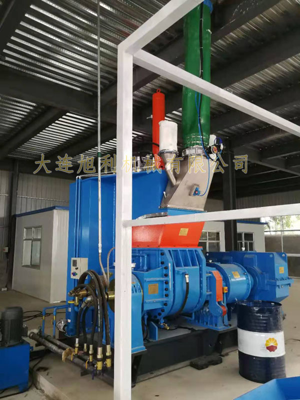 150升液壓上頂栓密煉機 150升液壓上頂栓密煉機